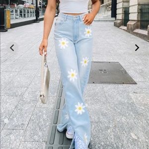 Beginning Boutique Vail Daisy Flower Jeans in Light Denim trendy y2k